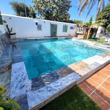 Gatu Premium Villa Lurberri Piscina Privada, 4 Dormitorios, 2 Banos, Parking , Jardines, " Preferente Mayores De 25 Anos Y Familias " In Y Barbacoa Chiclana de la Frontera Exterior photo
