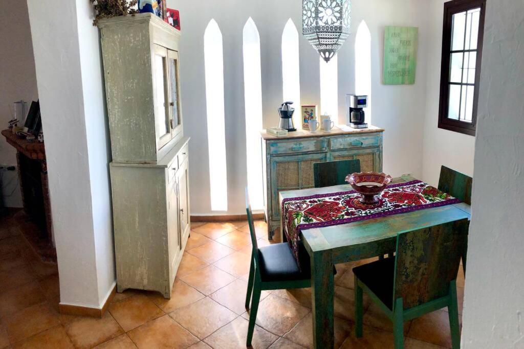 Gatu Premium Villa Lurberri Piscina Privada, 4 Dormitorios, 2 Banos, Parking , Jardines, " Preferente Mayores De 25 Anos Y Familias " In Y Barbacoa Chiclana de la Frontera Exterior photo